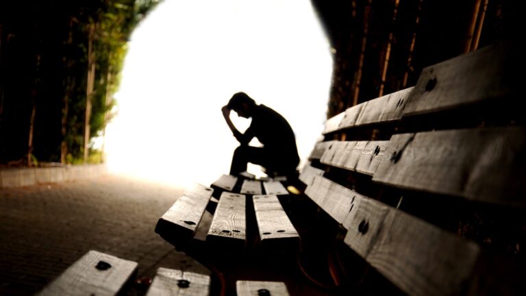 13歲男孩戒網癮遭學校教官猥褻 罹患重度抑鬱