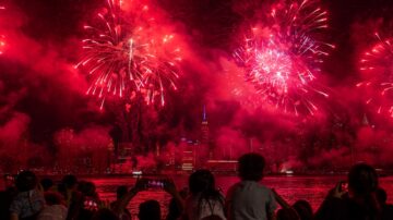 紐約梅西煙花秀登場 上百萬民眾同慶獨立日