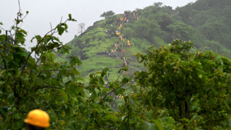 印度山崩增至27死逾50人失蹤 救難隊在暴雨中搜救