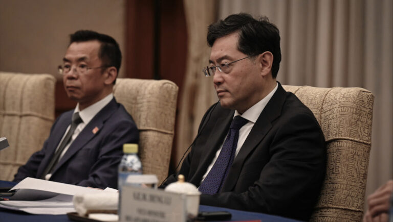 秦剛被免 陸網友熱議 官媒後跟帖幾被刪光
