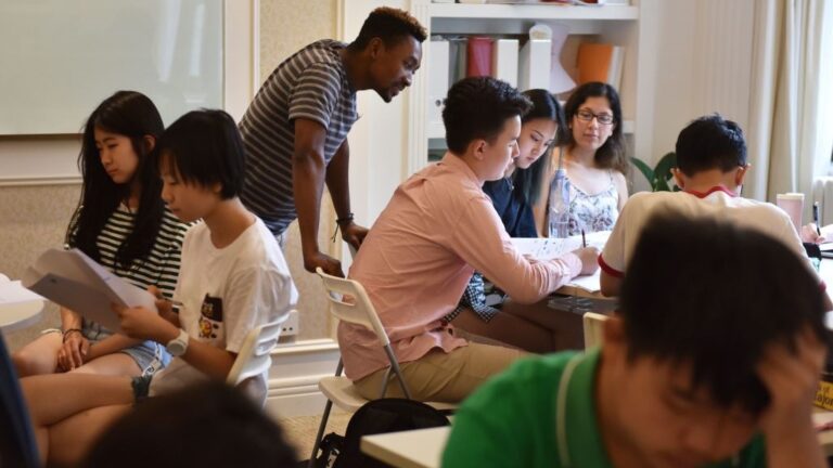 留學斷供？ 英高校中國留學生人數首次下降