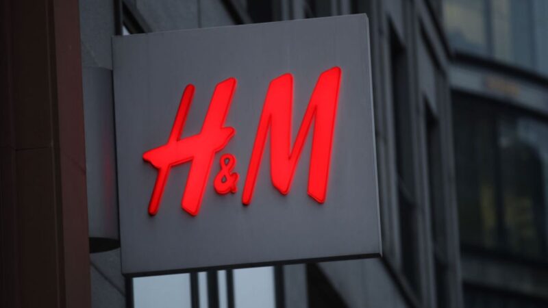 在香港被H&M控告侵犯版权 SHEIN腹背受敌