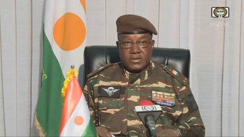 尼日尔政变获军方支持 总统卫队首领自封为新领导人