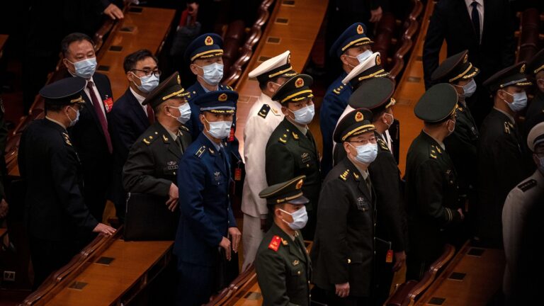 習近平視察戰區再釋清洗信號：扭住高層