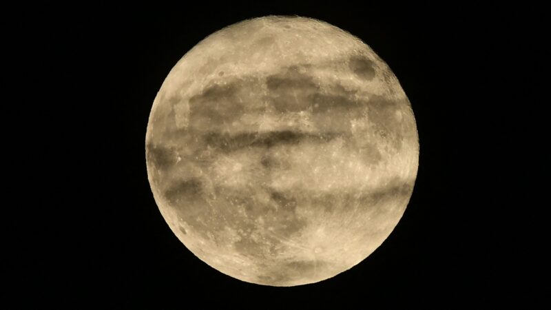 北美夏夜奇觀 流星雨與超級月亮八月現蹤