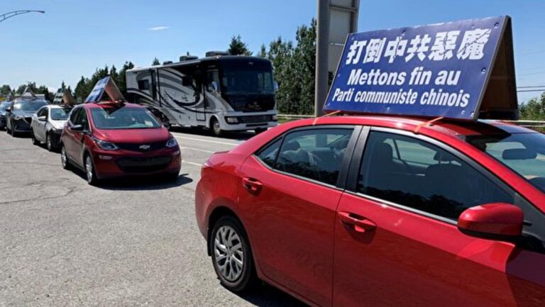 「打倒中共惡魔」汽車遊行鼓舞加拿大民眾