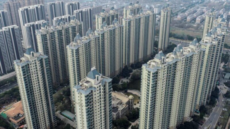 中国300城卖地收入大跌 专家看空中国经济前景