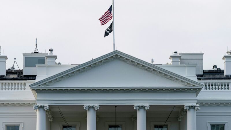 美白宫改规则 442记者失去白宫记者证
