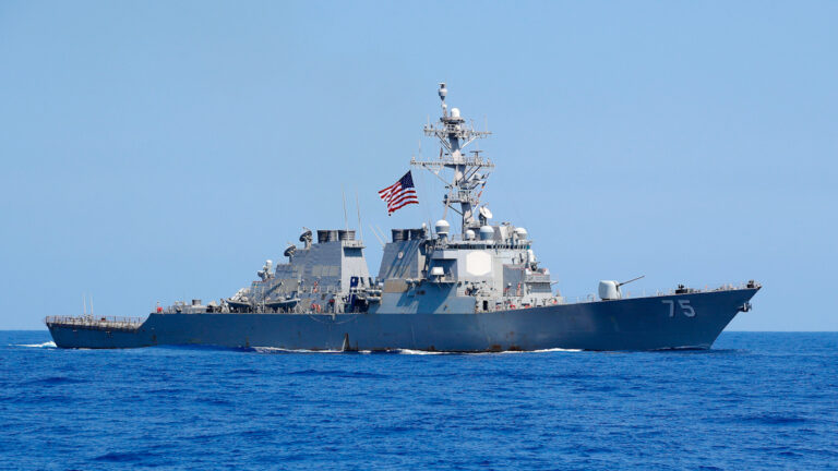 中俄軍艦家門口挑釁 美派驅逐艦強烈回應