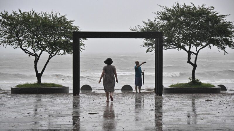 近50年首次穿越韓半島 颱風「卡努」登陸韓國