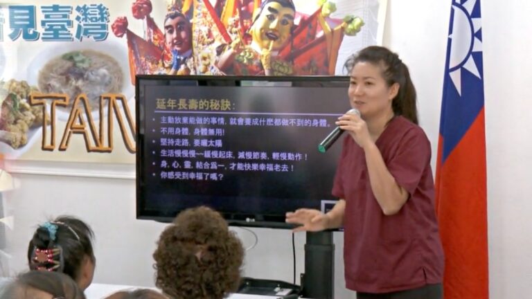 按壓穴位促進健康 洛城長者樂體驗