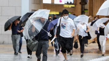 兰恩二度登陆日本 关西雨势增强至少38人伤