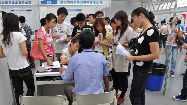 美媒：中共故意操縱統計數據而且或技術無能