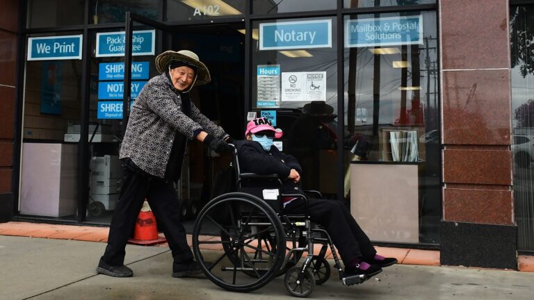 醫療詐騙專找老人下手 英文不好易上當