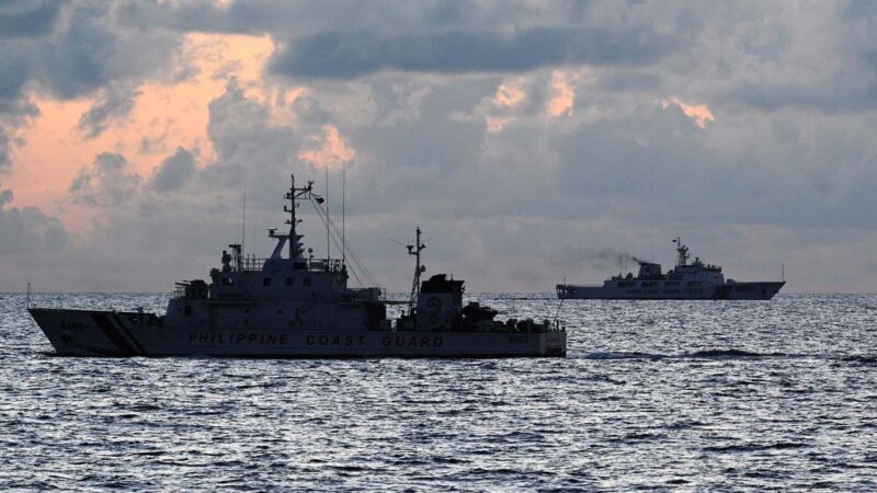 中共臨陣退縮 放行向仁愛礁運物資的菲國船隻