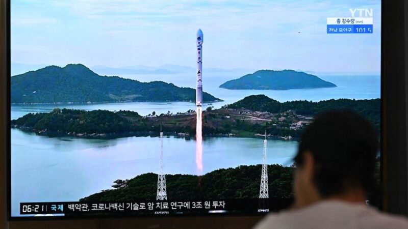 朝鲜发射间谍卫星再次失败 运载火箭末级自爆