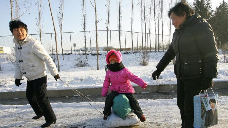 一出生就是二等人 西安村民三胎不能享受集體待遇