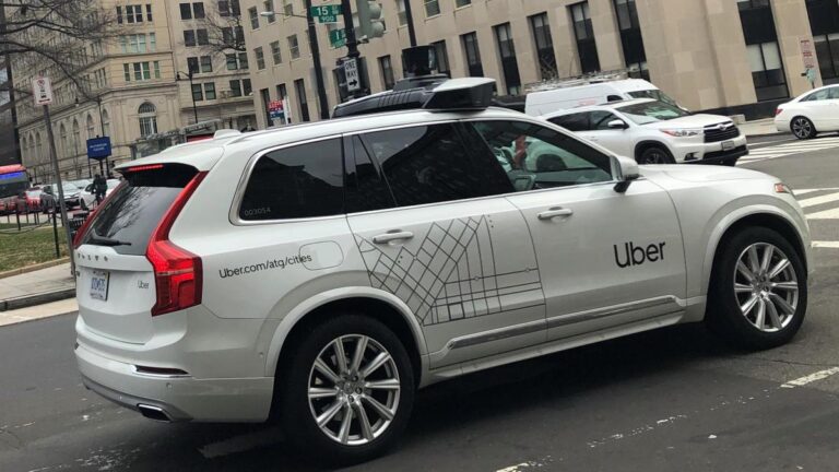 保險費太高 Uber規定司機最低年齡25歲