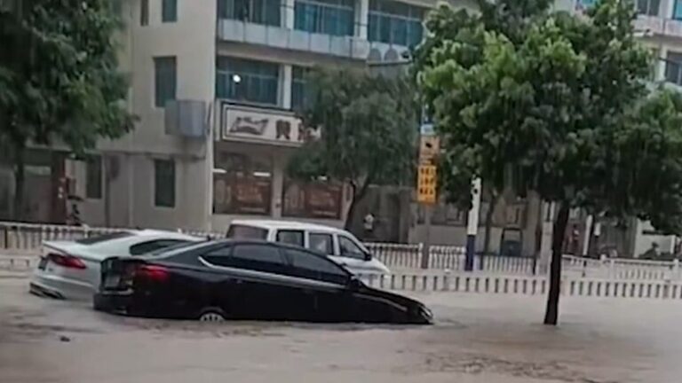 中國10省暴雨預警 浙江多地淹水 車在水上漂（視頻）