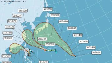 太平洋罕現三颱風共舞 兩個可能登陸中國