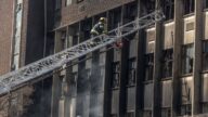 南非约翰内斯堡市中心住宅大火 酿上百人死伤