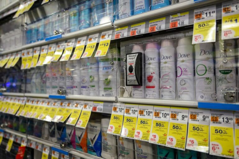 不堪竊盜日益猖狂 美零售商將日常用品「上鎖」