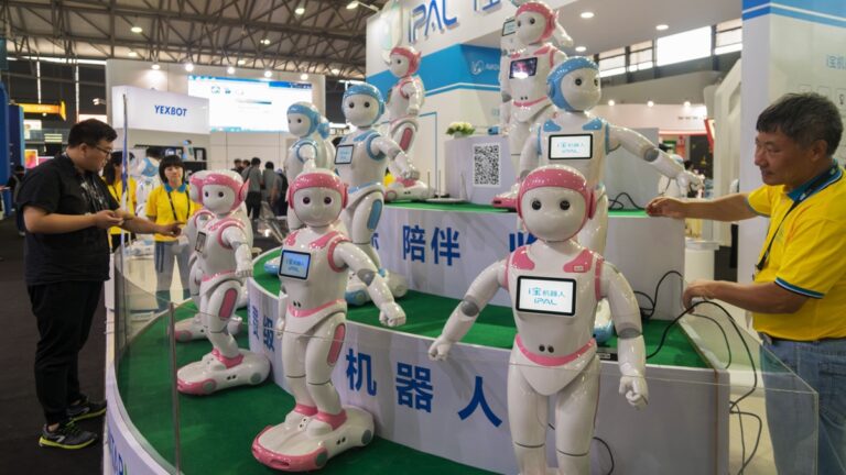 【中國一分鐘】中共救經濟沒招 陸企員工用AI應付習思想匯報