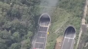 日本兵庫縣卡車墜道起火 濃煙致視線不良釀9車追撞