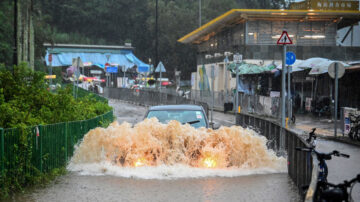 深圳泄洪市区淹水 波及香港严重内涝