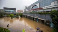 深圳暴雨打破6項紀錄 當局倉促泄洪禍及香港