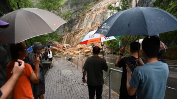 【中国新闻快报】保深圳弃香港？仅16分钟应对 香港民怨沸腾