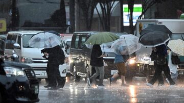 鸳鸯热带低气压带来大雨 日本千叶福岛民宅泡水