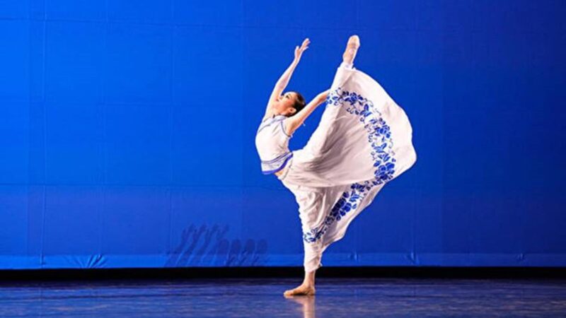 组图：第十届中国古典舞初赛 青年女子组风采