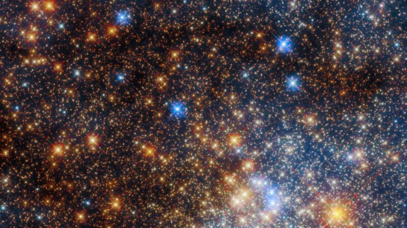 NASA新图：银河系内嵌着闪闪发光的球状星团