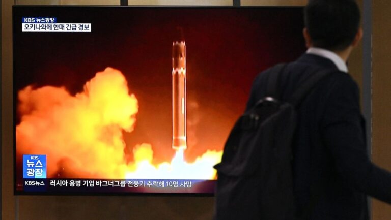 金正恩訪俄之際 朝鮮發射2枚疑為彈道飛彈物體