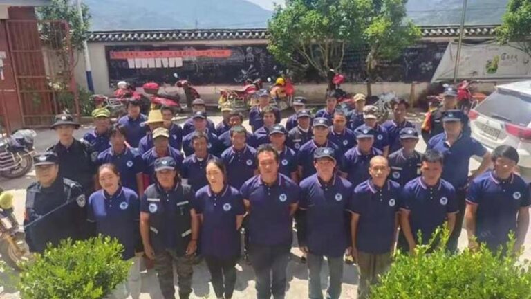 中共公務員連連降薪 各地網格員卻繼續擴招