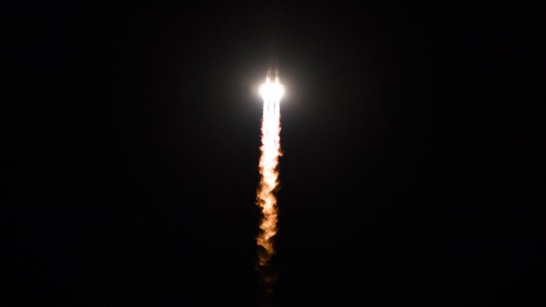 NASA宇航員和2名俄羅斯同行飛往空間站