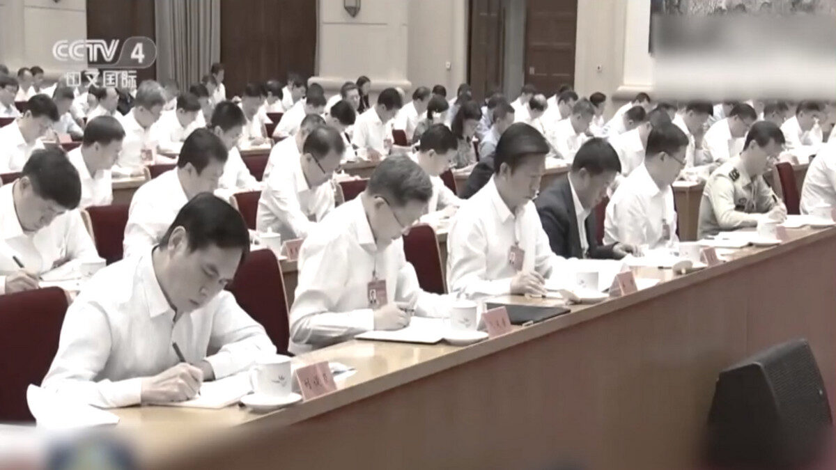 【禁闻】习亲信异动 蔡奇夺李强政府秘书管理权
