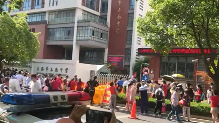 上海初中生對全班投毒細節曝光 動機令人深思