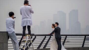 結婚人數暴跌 中國婚慶業艱難求生