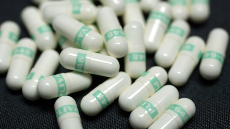 新毒株「皮羅拉」變種活躍 普京下令重開臨時醫院