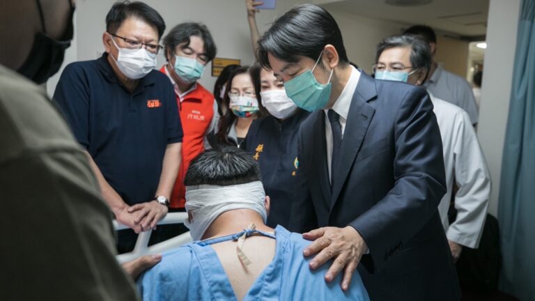 屏東大火百人傷亡 賴清德慰問罹難者家屬