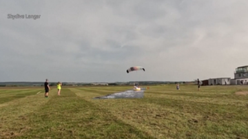 跳傘壯舉 英教練成功挑戰「獨角獸降落」