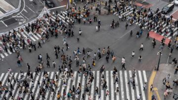 東京人流密集路口突發意外 汽車亂開釀7傷