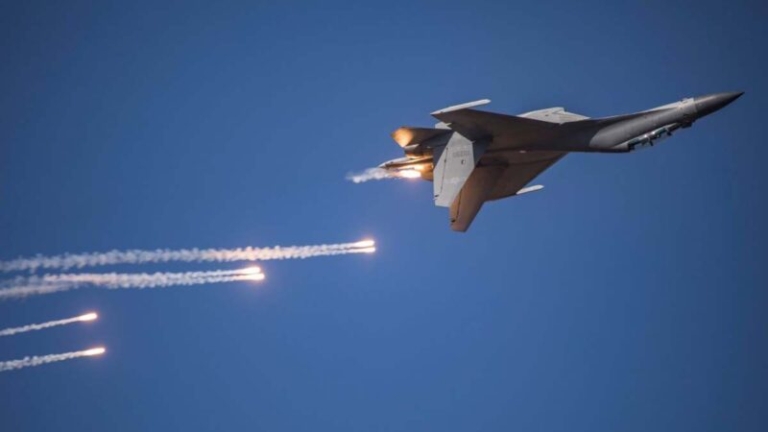 中共軍機再度攔截加拿大軍機 相距僅5米