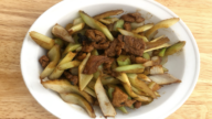 芹菜炒肉片的家常做法 芹菜清脆可口