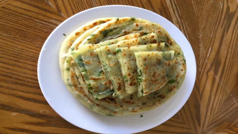 蔥油餅的做法 外酥裡軟 層層分明