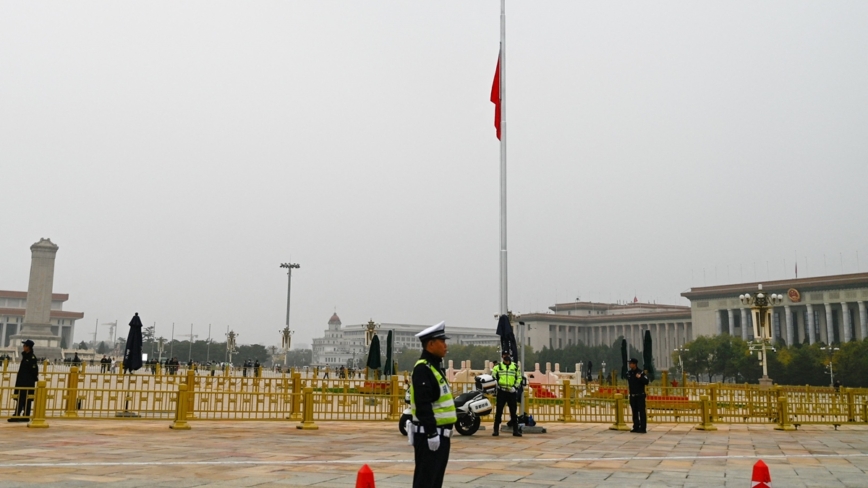 【中国新闻快报】李克强遗体将火化 北京进入半戒严状态