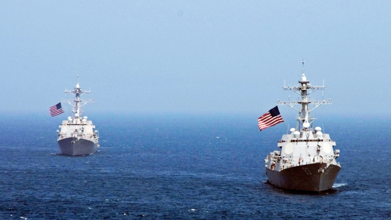 美加軍艦聯合穿越台海 威懾中共