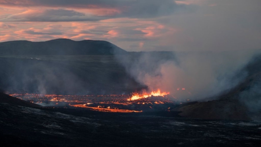 近800起地震 冰岛忧火山喷发宣布进入紧急状态